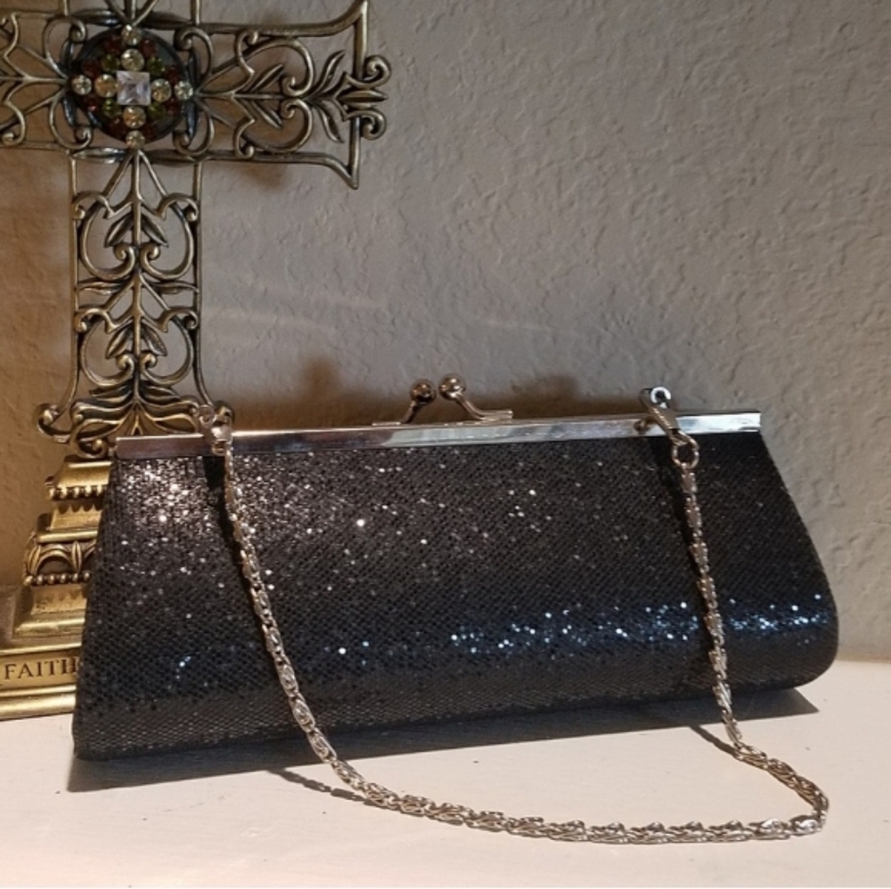 π EVENING CLUTCHES - Picture 4 of 7